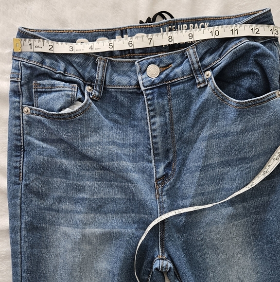 S.O.N.G. Lace Up Back Flare Jeans Size 5/27 - Picture 6 of 8